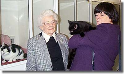 Ann, her mother and Pugwash the cat